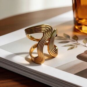 Gold Statement Wave Ring - Stainless steel